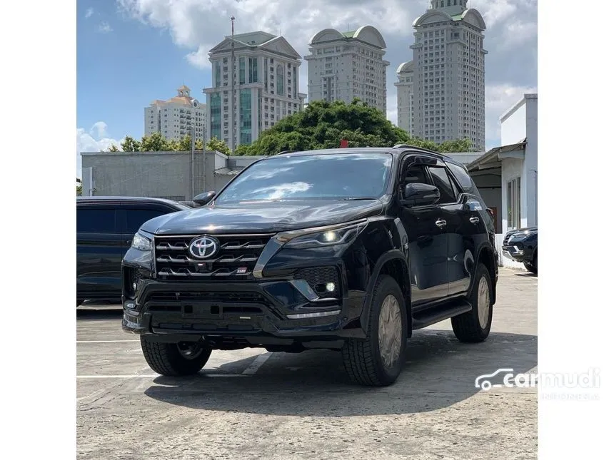 Jual Mobil Toyota Fortuner 2024 GR Sport 2.8 di Jawa Timur Automatic SUV Hitam Rp 656.070.000