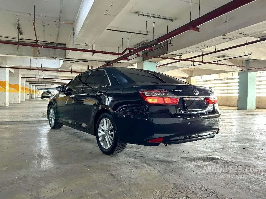 2016 Toyota Camry V Sedan