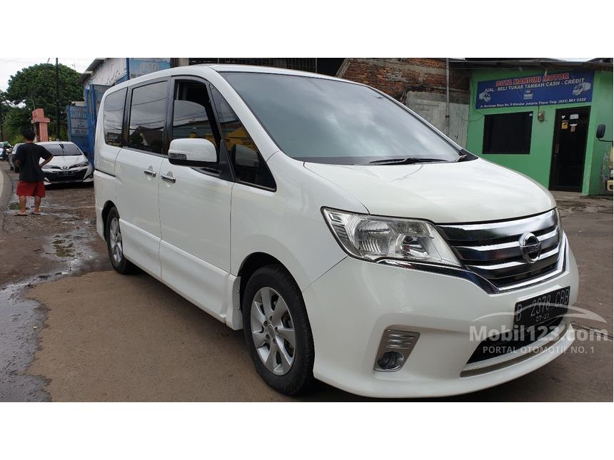 Nissan serena 2013