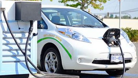 Amsterdam Larang Mobil Bermesin Bensin dan Diesel Mulai 2030