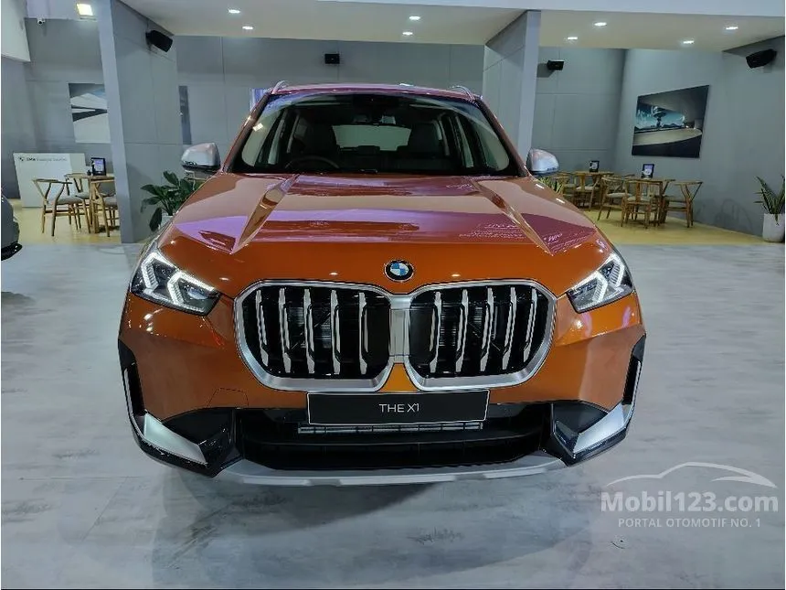 Jual Mobil BMW X1 2024 sDrive18i xLine 1.5 di DKI Jakarta Automatic SUV Orange Rp 985.000.000