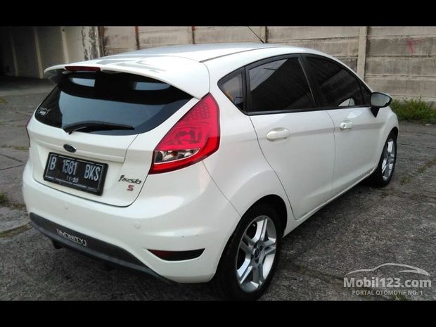 Ford Mobil Tahun 2010-2010 bekas dijual di Jabodetabek Ford Mobil Tahun 2010-2010 bekas dijual di Jabodetabek