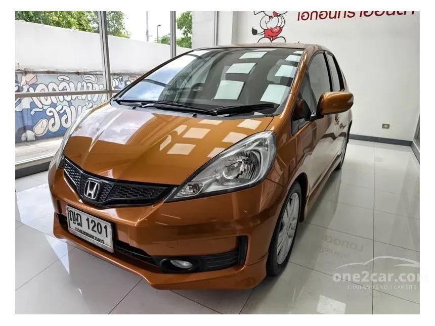 2011 Honda JAZZ SV Hatchback