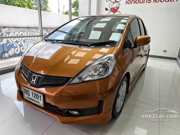 Used Honda Jazz Orange FWD (Front Wheel Drive) Min 40000km | One2car