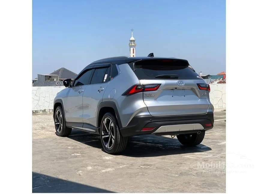 2026 Toyota Yaris Cross S HV with GR Parts Aero Pkg SUV