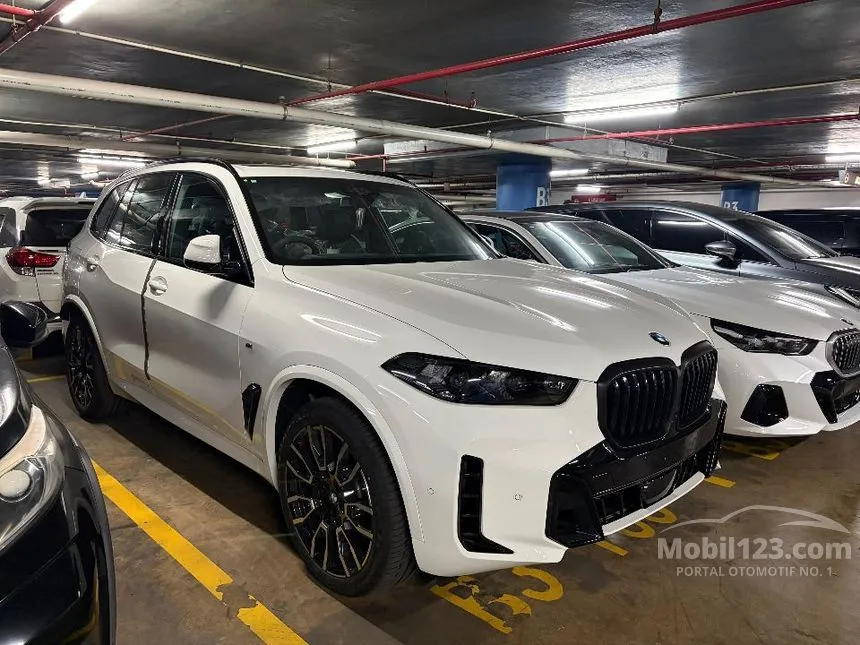 2025 BMW X5 xDrive40i M Sport SUV