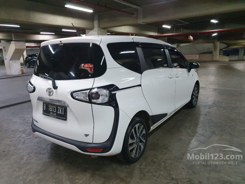 Toyota sienta 2018 характеристики