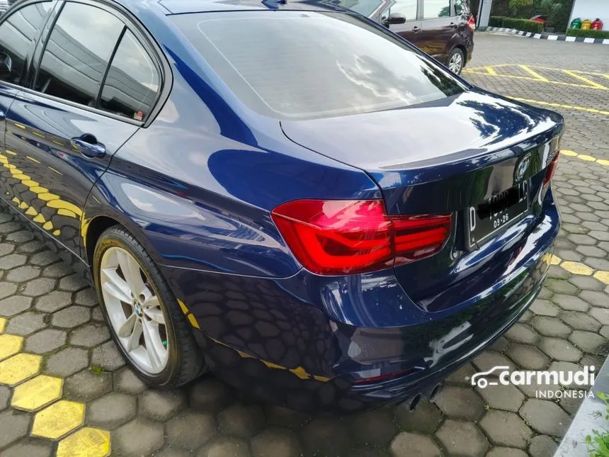 2019 BMW 320i Sport Shadow Edition Sedan