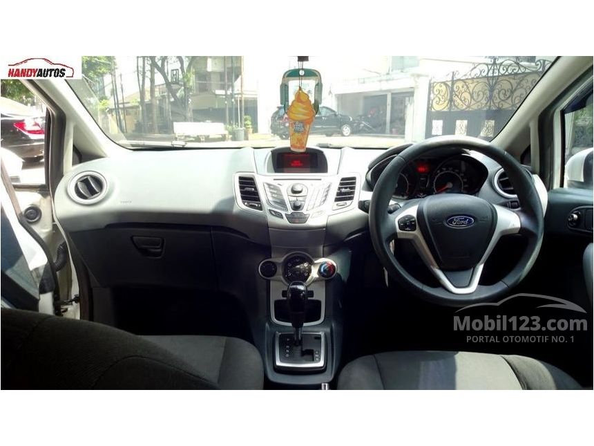  Jual  Mobil  Ford  Fiesta  2011 Trend 1 4 di DKI Jakarta 