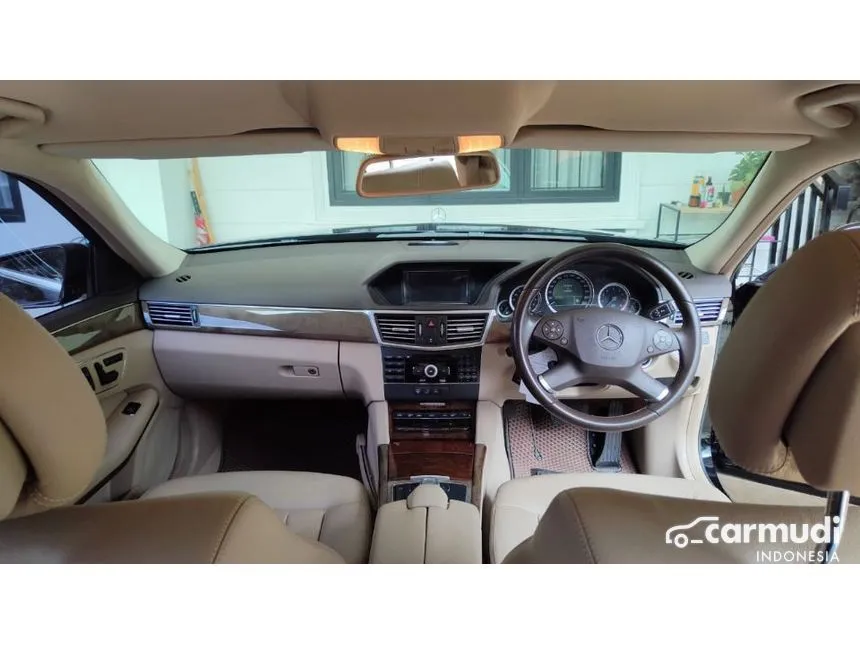 2010 Mercedes-Benz E300 Elegance Sedan