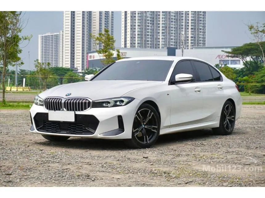 2023 BMW 320i M Sport Sedan