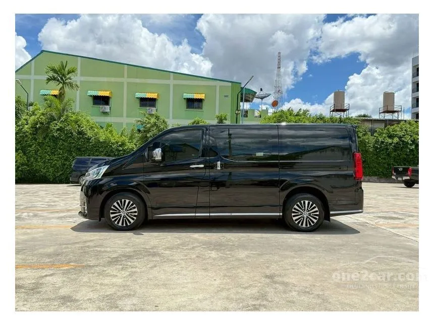 2020 Toyota Majesty Premium Van