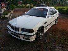 1992 BMW 325i 2.5 Sedan