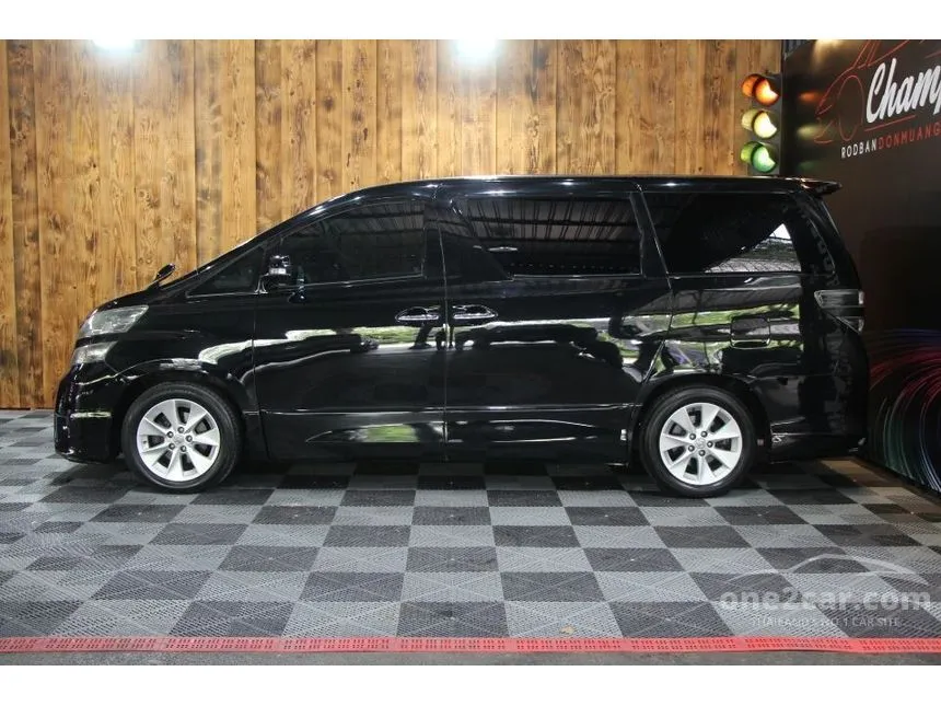 2013 Toyota VELLFIRE V Van