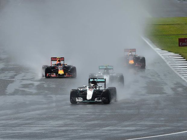 Menang di F1 Inggris 2016, Poin Hamilton Dekati Rosberg