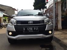 Toyota Rush 1.5 AT 2017 Silver .