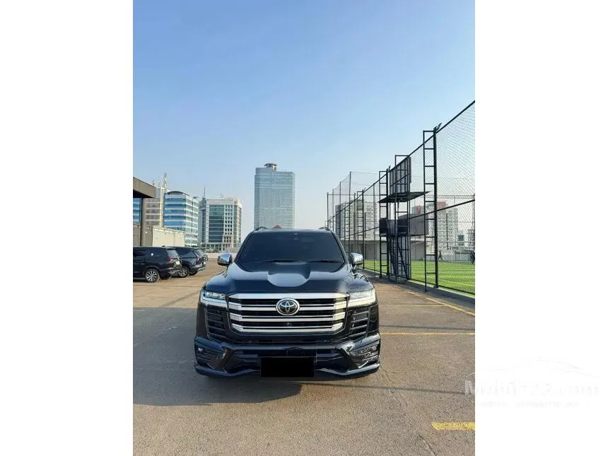 2023 Toyota Land Cruiser 300 VX-R SUV