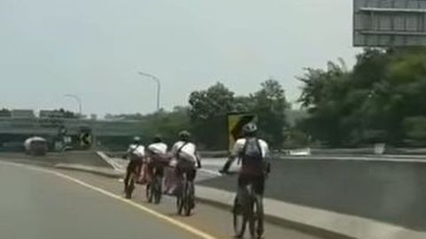 Rombongan Sepeda Masuk Tol Jagorawi, Jasa Marga Ingatkan Bahayanya