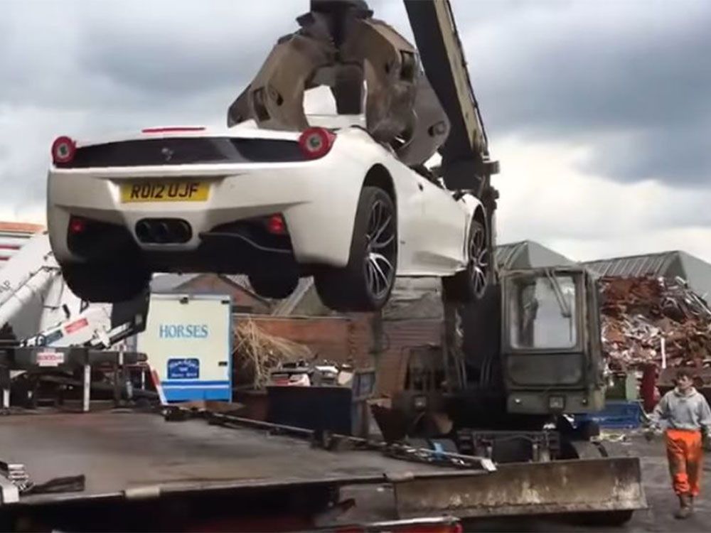 Aneh, Berani-Beraninya Buronan Tuntut Polisi Karena Hancurkan Ferrari Miliknya