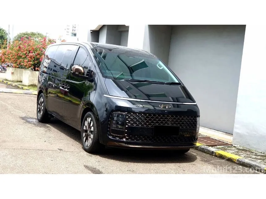 2021 Hyundai Staria Signature 7 MPV