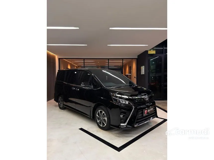 2017 Toyota Voxy MPV
