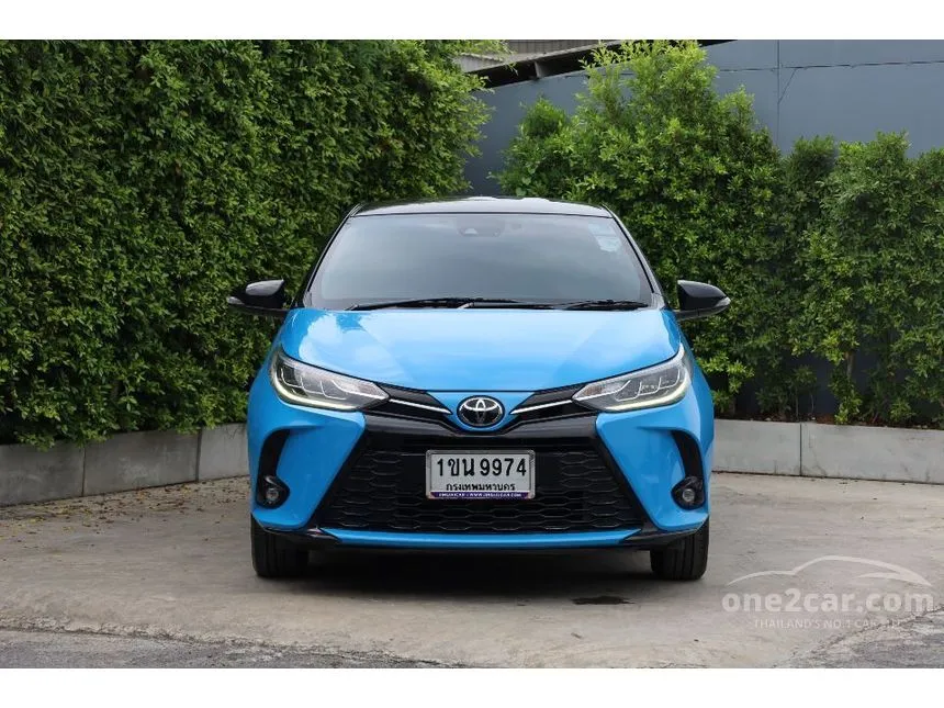 2020 Toyota YARIS Sport Premium Black Roof Hatchback