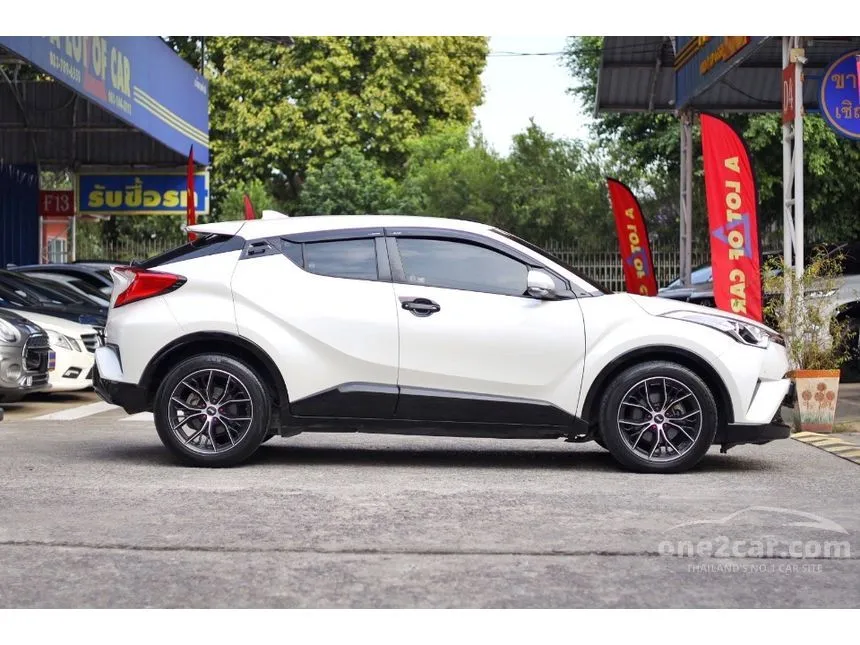 2019 Toyota C-HR Mid SUV