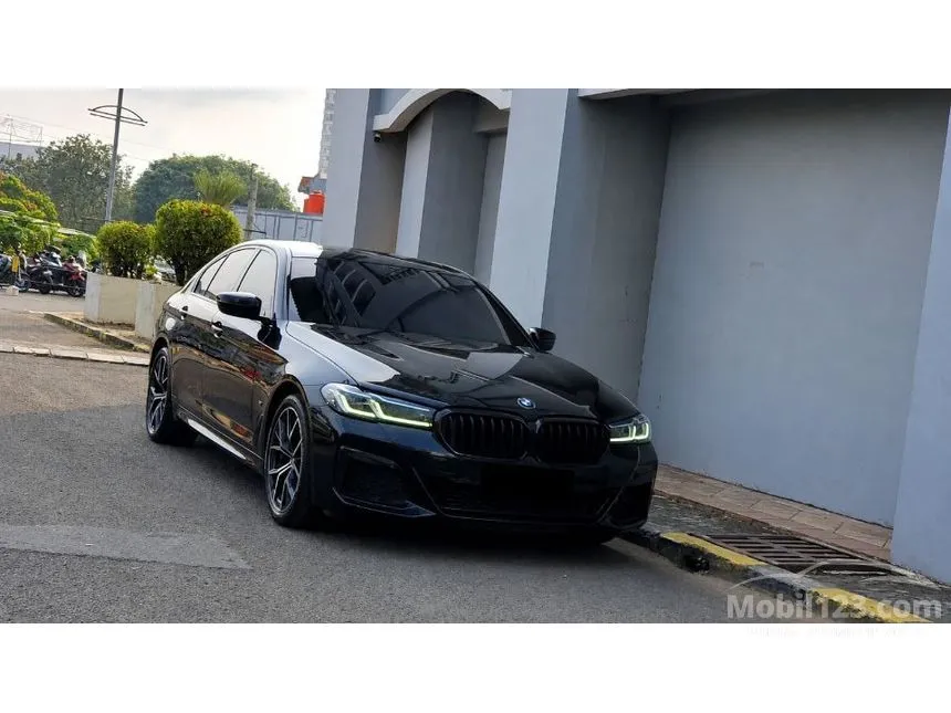 2023 BMW 520i M Sport Sedan