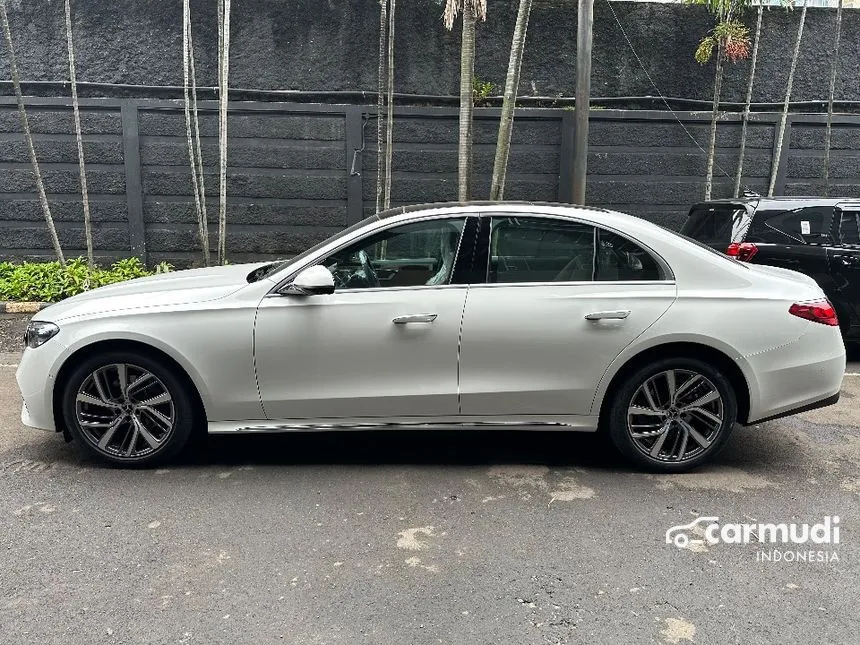 2025 Mercedes-Benz E200 Exclusive Line Sedan