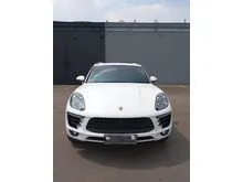 2017 Porsche Macan 2.0 SUV MMC FACELIFT. LOW KM 46 Rb. WHITE ON RED. PANORAMIC. 21 RIMS Original. HARGA CASH BEST DEAL NEGOTIABLE YA. Kondisi Mulus..