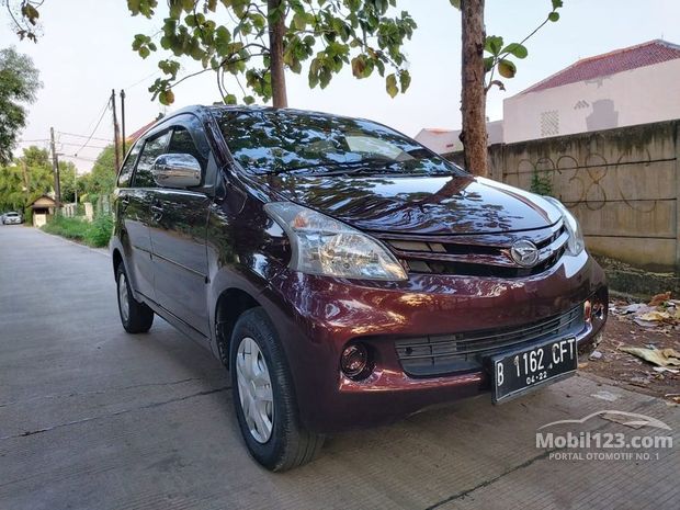 Daihatsu Xenia Mobil Tahun 2011-2012 bekas dijual di Jabodetabek 