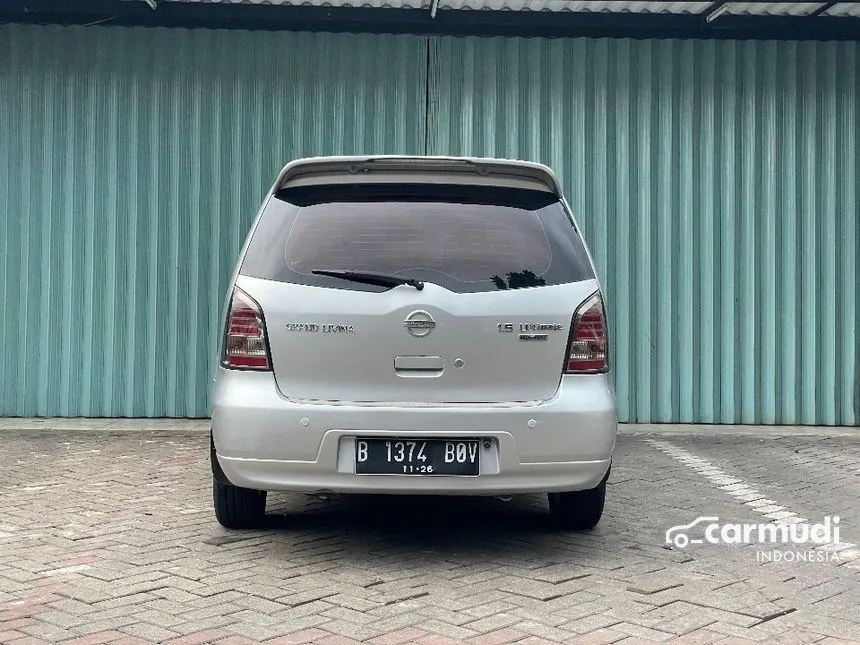 2011 Nissan Grand Livina XV MPV