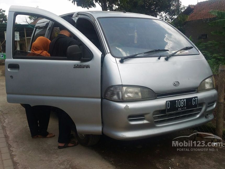 Jual Mobil  Daihatsu  Zebra  2004 ZL  1 3 di Jawa Barat Manual 