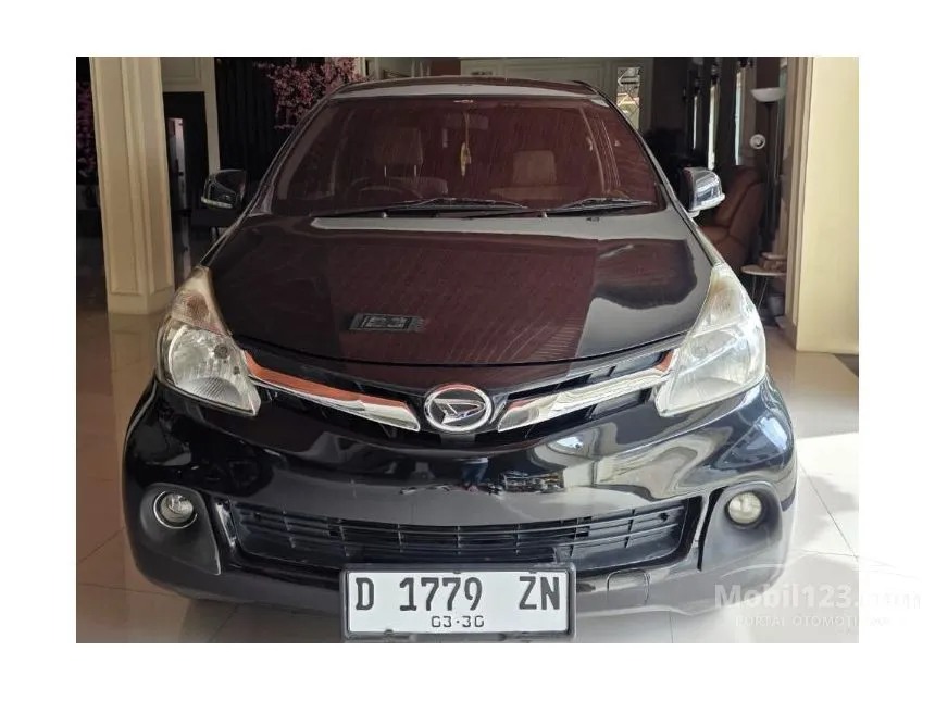 Jual Mobil Daihatsu Xenia 2013 R Deluxe Airbag 1.3 di Jawa Barat Manual MPV Hitam Rp 105.000.000