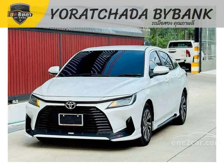 2025 Toyota Yaris Ativ Premium Sedan