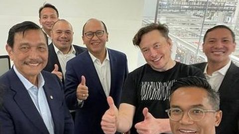 Luhut Akhirnya Bertemu Elon Musk, Ajak Tesla Investasi di Indonesia
