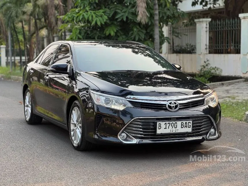 2016 Toyota Camry V Sedan