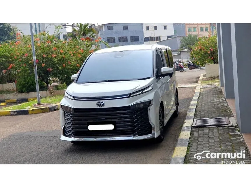 2023 Toyota Voxy (Premium Color) MPV