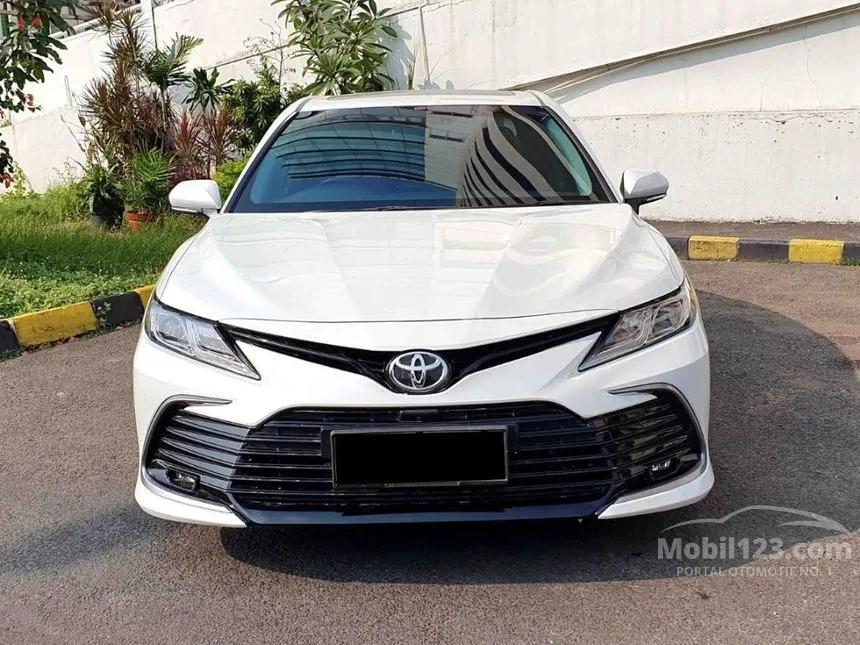 Jual Mobil Toyota Camry 2023 V 2.5 di DKI Jakarta Automatic Sedan Putih Rp 620.000.000