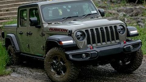 Jeep Gladiator Resmi Meluncur dengan Harga Rp 1,98 Miliar