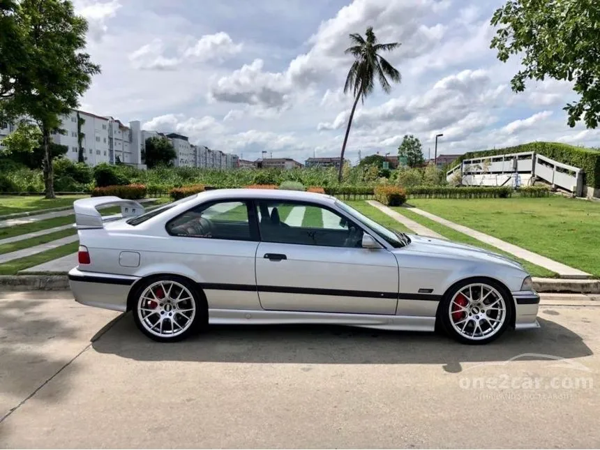 1993 BMW 320i Coupe