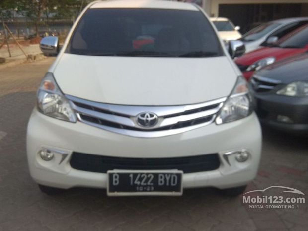 Toyota Avanza  Mobil  bekas  dijual di Jabodetabek Indonesia 