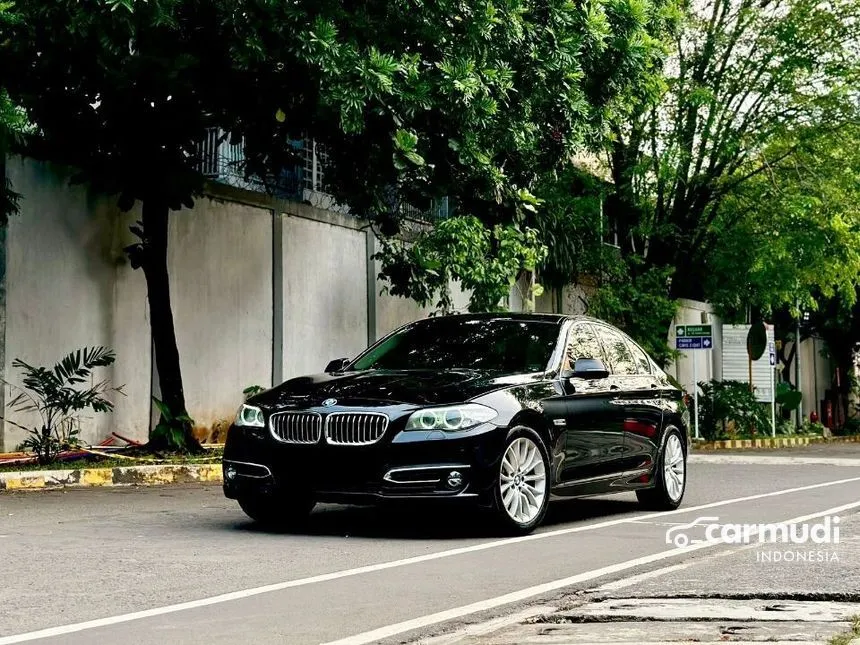 2014 BMW 528i Luxury Sedan