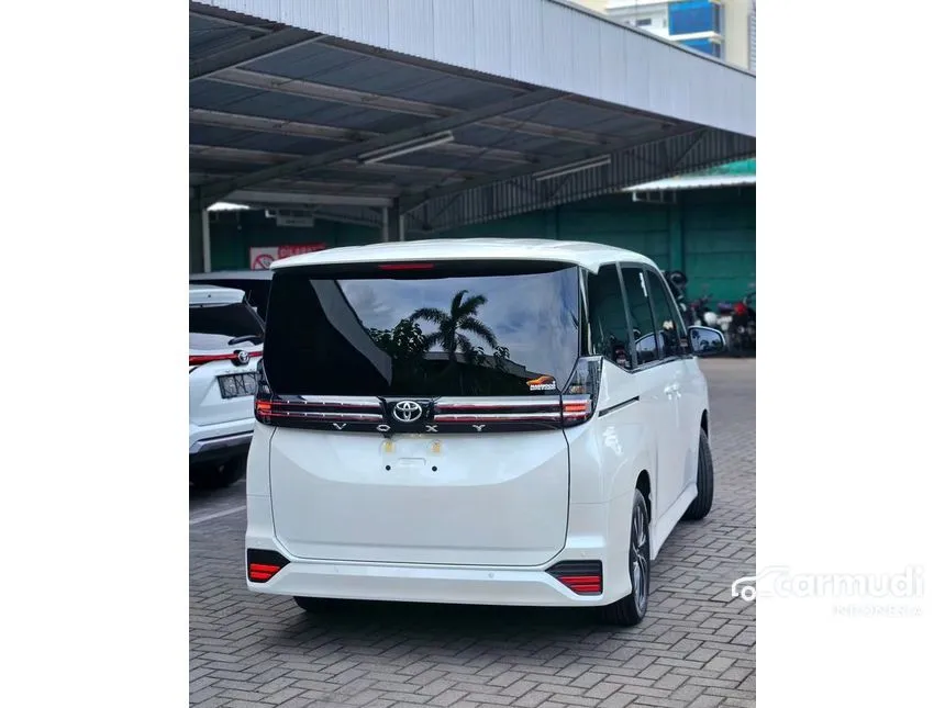 2025 Toyota Voxy (Premium Color) MPV