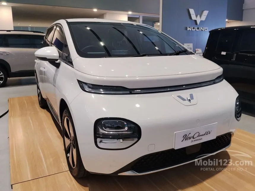 2025 Wuling Cloud EV Lite Hatchback