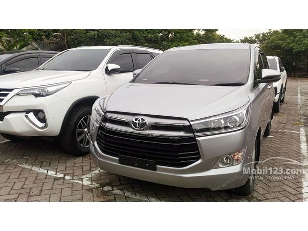 Toyota Kijang Innova Mobil Bekas Baru dijual di 