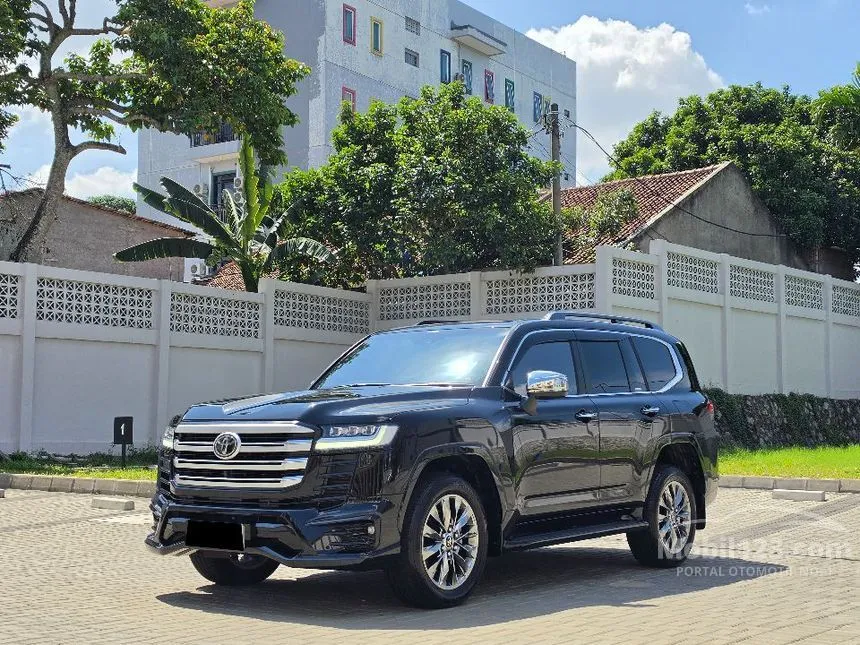 2024 Toyota Land Cruiser 300 VX-R SUV