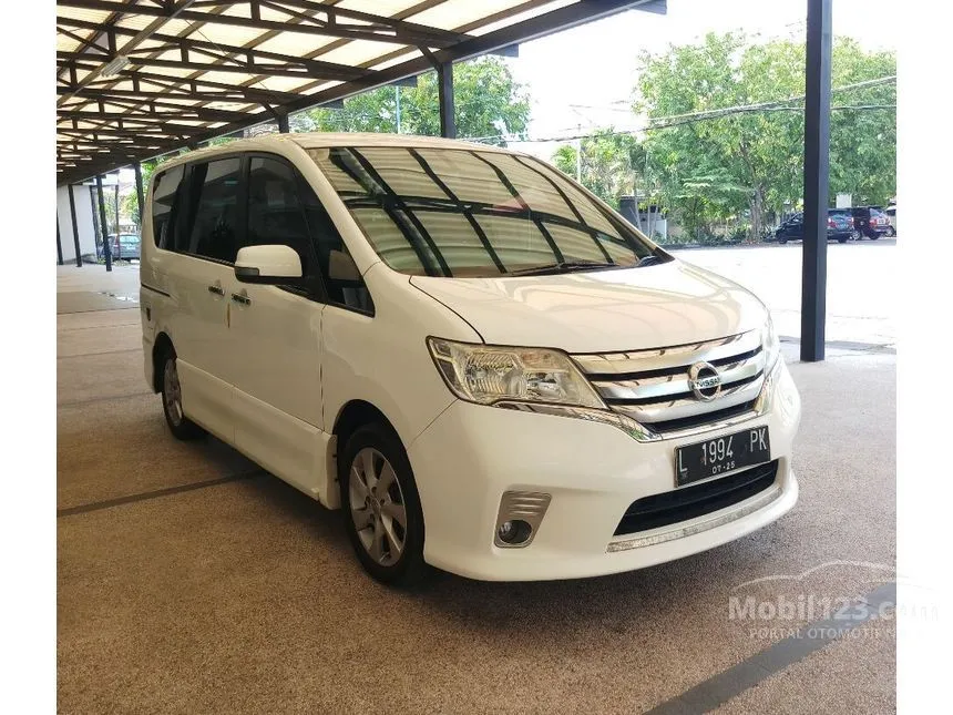 Jual Mobil Nissan Serena 2014 Highway Star 2.0 di Jawa Timur Automatic MPV Putih Rp 169.000.000