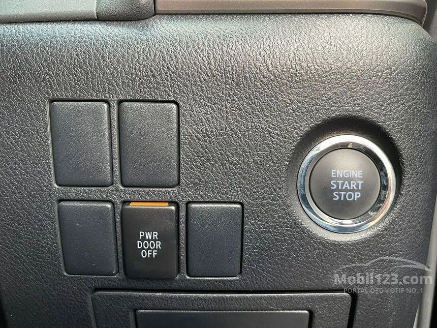 2015 Toyota Alphard SA Van Wagon