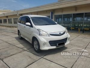 Toyota Avanza Luxury Veloz Mobil bekas dijual di Indonesia 